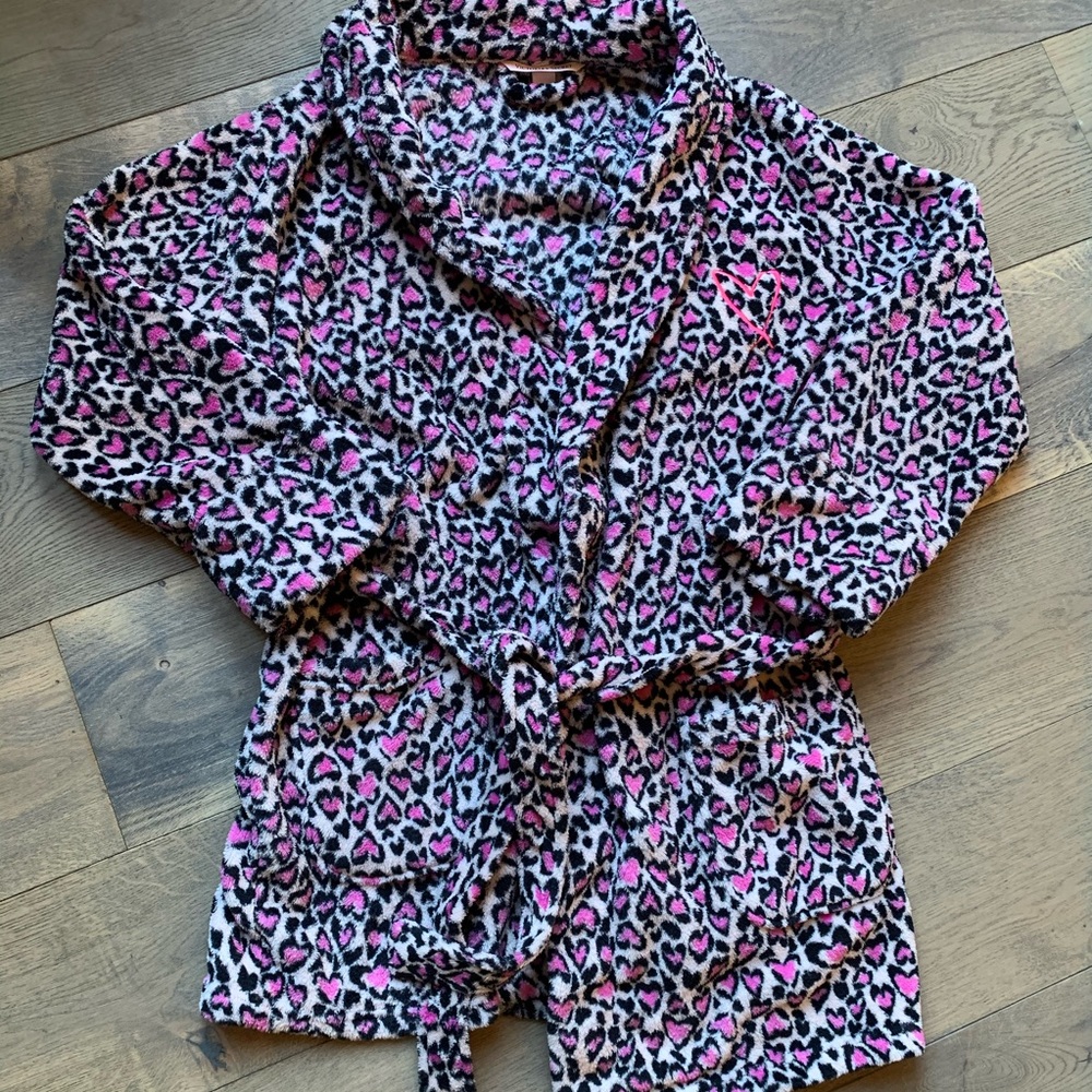 Adorable Victoria’s Secret Pink Heart ‘Animal Print’ Robe M/L Short